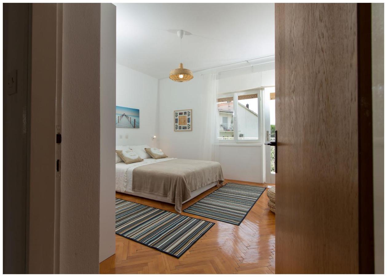 Large Apartment Between Split And Trogir Kastela Exterior photo
