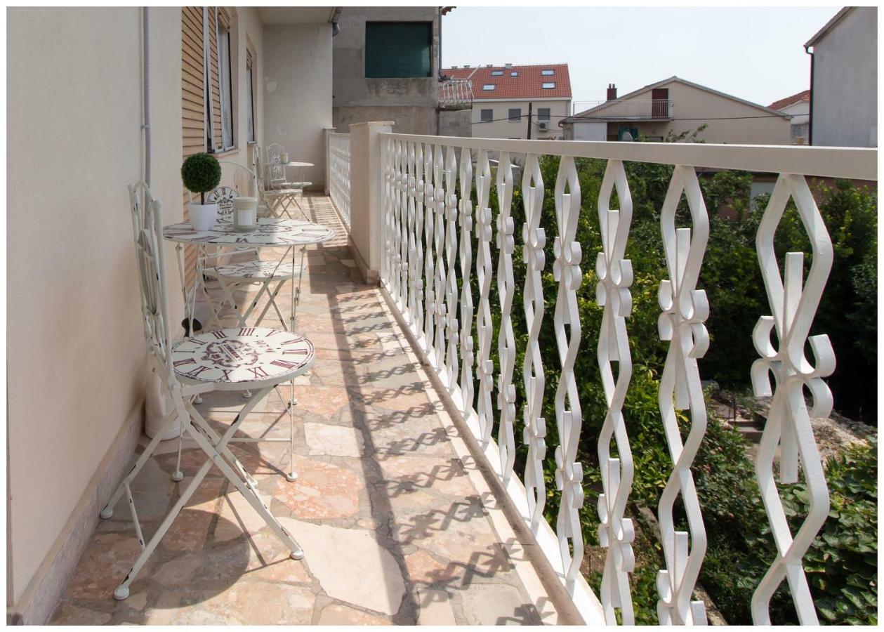 Large Apartment Between Split And Trogir Kastela Exterior photo